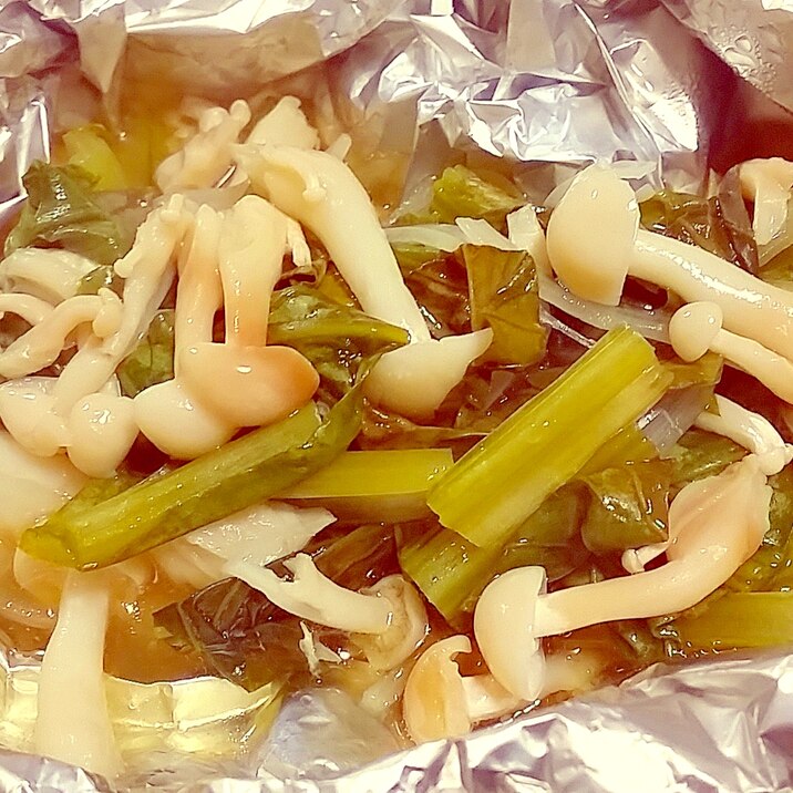 パパッとヘルシーに きのこと小松菜のホイル蒸し レシピ 作り方 By Yomogimotir 楽天レシピ